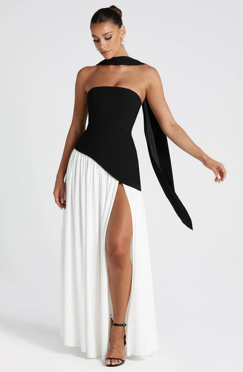 Tiana Velicius Maxi Kleid